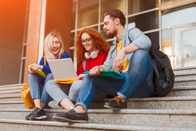 Rekrutacja na studia w Poznaniu 2025/2026 — najczęściej wybierane kierunki