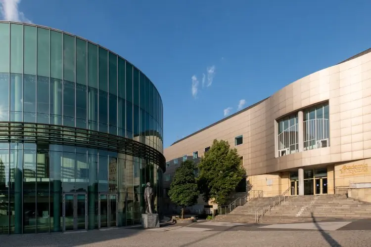 Akademia Muzyczna (AM) im. Ignacego Jana Paderewskiego (Uczelnia publiczna)